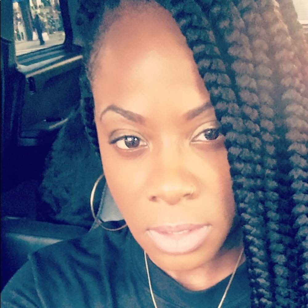 Meet your Posher, Flavia